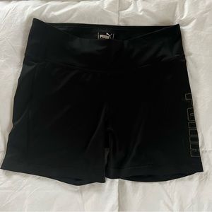 Item Details: Puma black and gold yoga shorts
Brand: Puma
Size: L
Fabric: N/A